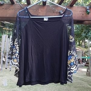 Akemi + Kin Black Top W/ Lace & Beautiful Floral Thread Design Detail - XS